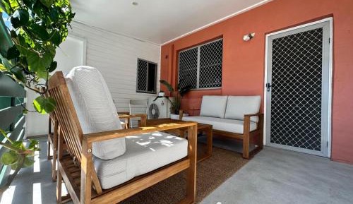 Four-Bedroom Apartment with Balcony 