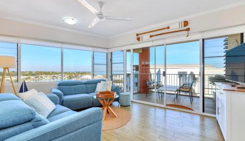 Premium Two-Bedroom Apartment with Water View includes Free Parking & Wifi