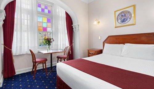 Deluxe Queen Room