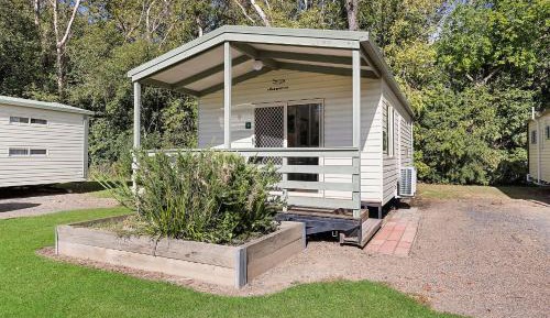 Standard Cabin – Sleeps 6 – Jayco