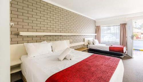 Standard Queen Room