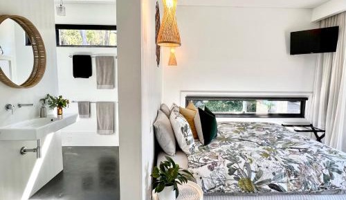 Deluxe King Suite