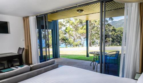 Studio King Apartment with Ocean View