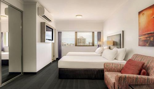 Standard Twin Room with City View