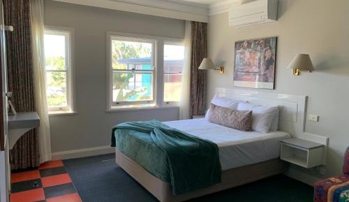 Deluxe Queen Room