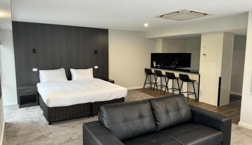 Grevillea Executive Suite