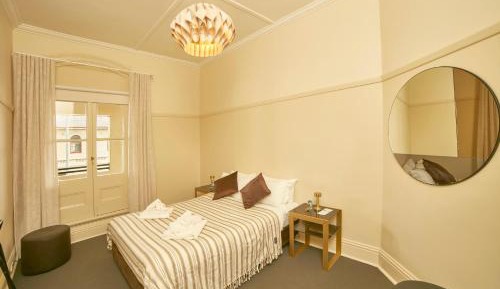 Deluxe Queen Room