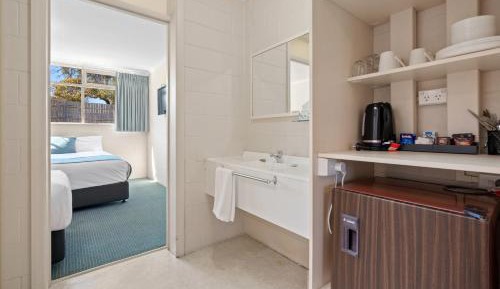 Quadruple Room with King Bed and Queen Bed - Non Smoking