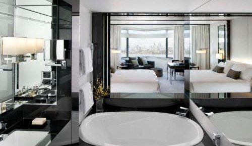 Luxe King View Room
