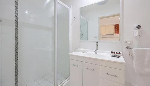 King Bed Apartment