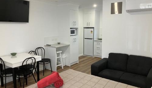 Premium Two Bedroom Apartment with Kitchenette (Pet Friendly)