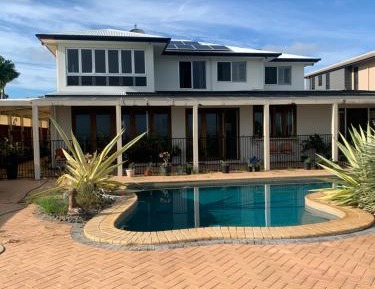 Villa - Beach Front