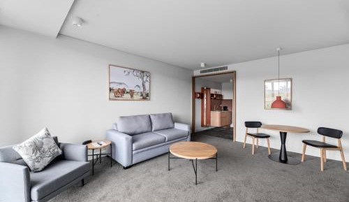 Signature Suite - Free Wifi and Parking
