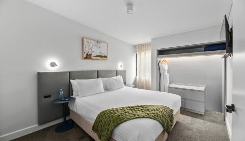 Premier Bath Suite - Free Wifi and Parking