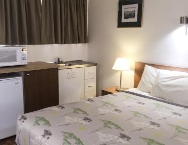 Queen Room with Kitchenette
