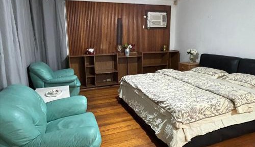 Queen Room