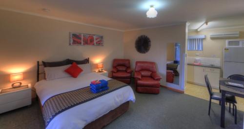 One-bedroom Chalet with Private Bathroom