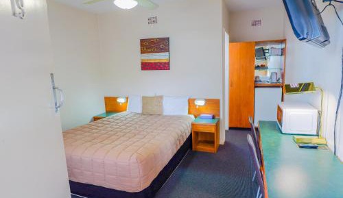 Standard Queen Room