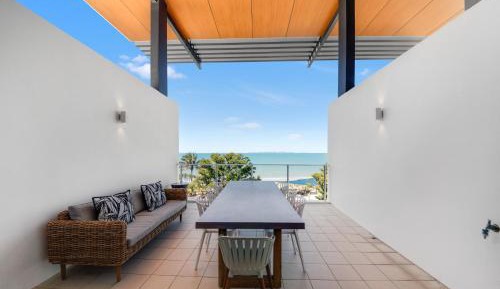 Three Bedroom Apartment with Ocean View