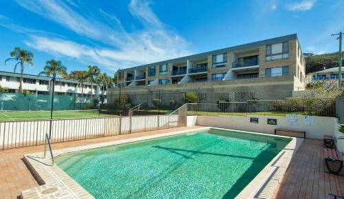 Apartment with Pool View 