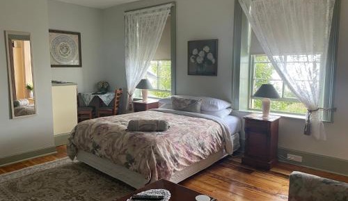 Deluxe Queen Room