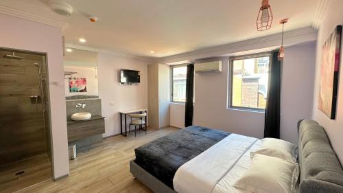 Premium King Room