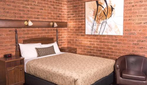 Queen Room - Upstairs