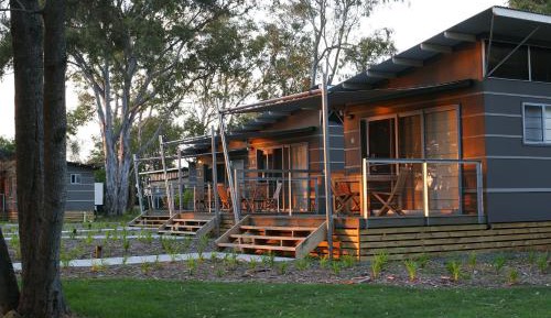 Lakefront Villa - (5 guests)