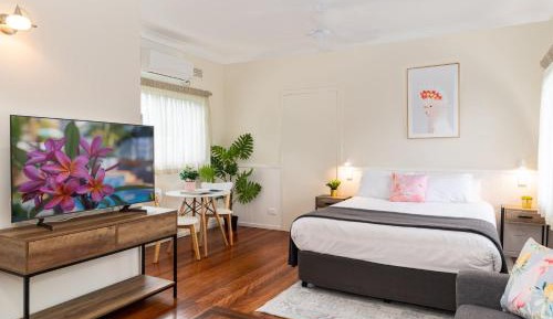 Deluxe Queen Room