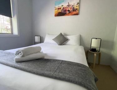 Superior Cottage with Two Queen Beds (4 Guests)