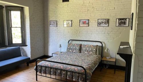 Deluxe Room (2 Adults + 1 Child)
