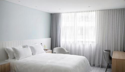 Village Superior Queen Room