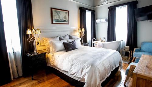Queen Room with Sea View