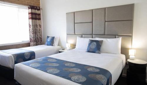 Standard Room with Queen Bed and Single Bed - Non-Smoking
