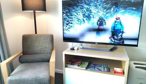 King Room with Sea View + $25 Litchfield or Fishing Voucher pp