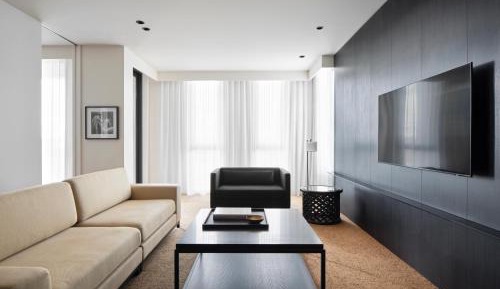 One-Bedroom Luxury Apartment