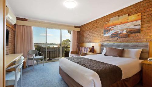 Standard Queen Room