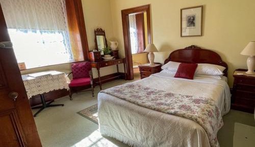 Queen Room