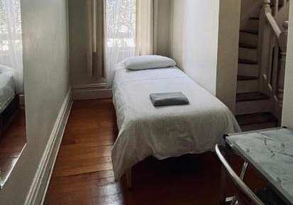 Budget Single Room with Shared Bathroom