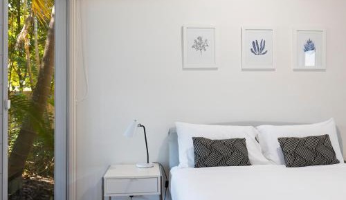 Two-Bedroom Apartment with 1 Bathroom 