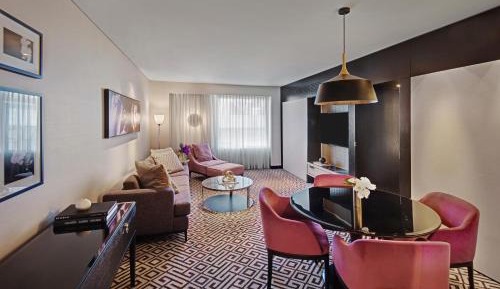 Premium King Suite