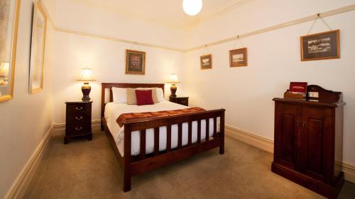 Queen Room