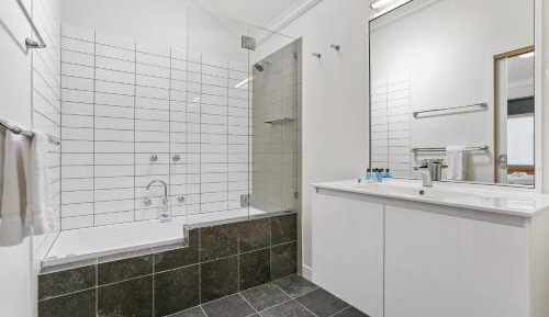 Seabreeze Spa Villa