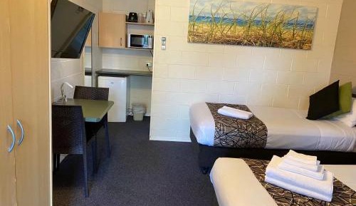 Twin Room-No Pets Allowed