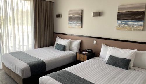 Standard Queen Room