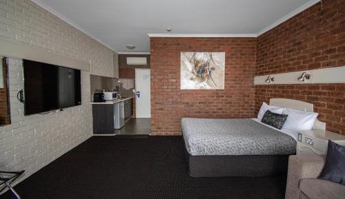 Queen Room - Downstairs