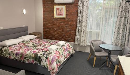 Deluxe Queen Room