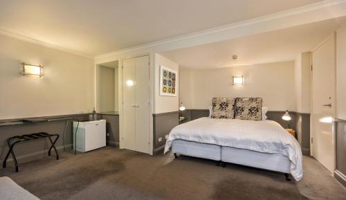  Deluxe King Suite