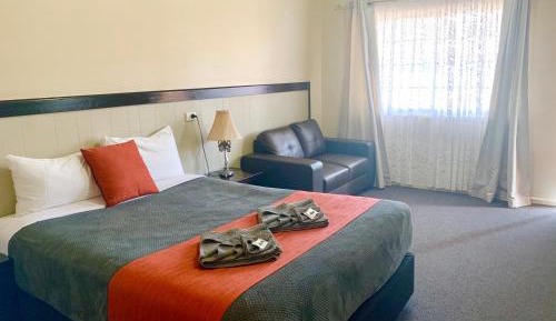 Deluxe Queen Room