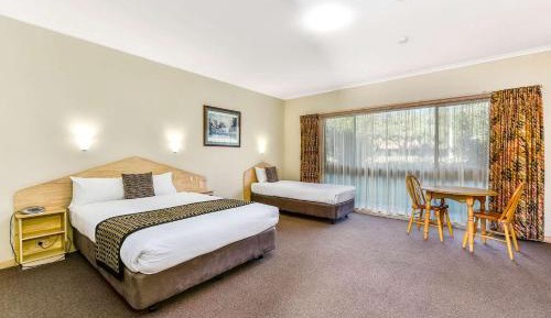 Standard Twin Suite